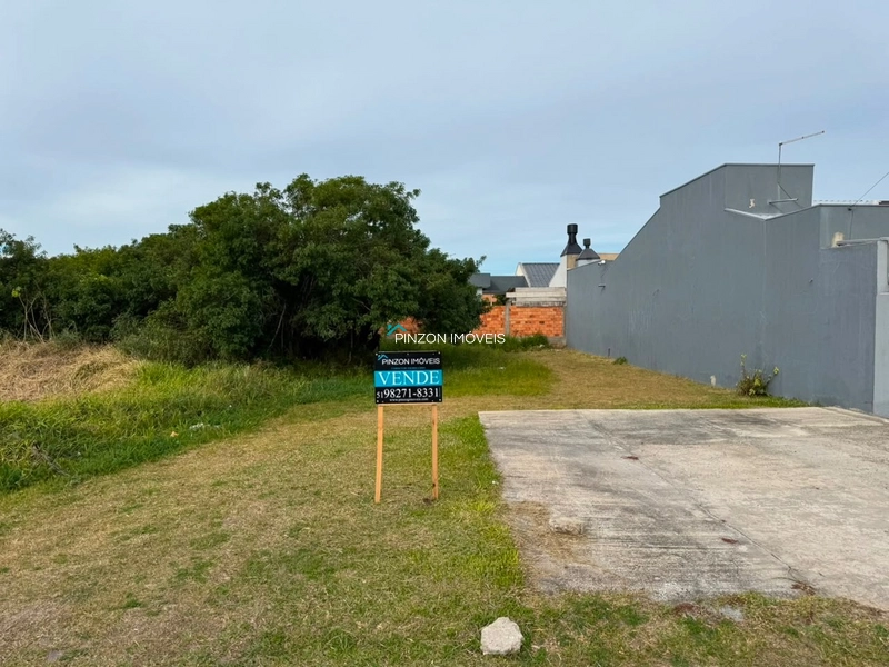 TERRENO NA PRAIA DE ATLÂNTIDA SUL: 1ª foto da galeria de imagens do imóvel