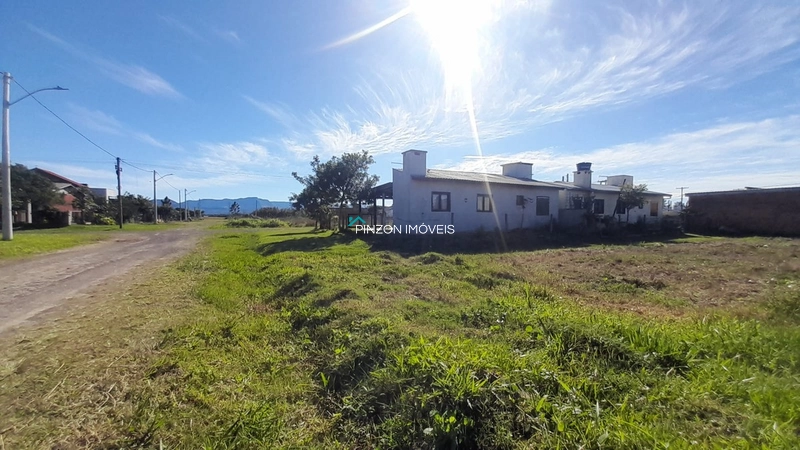 Terreno à venda em localização com forte valorização, em Arroio do Sal: 3ª foto da galeria de imagens do imóvel
