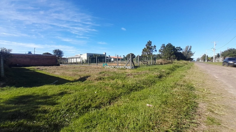 Terreno à venda em localização com forte valorização, em Arroio do Sal: 2ª foto da galeria de imagens do imóvel