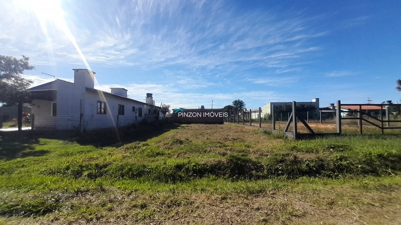 Terreno à venda em localização com forte valorização, em Arroio do Sal: 1ª foto da galeria de imagens do imóvel