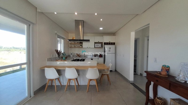 CASA QUE REÚNE CONFORTO E QUALIDADE DE VIDA EM ARROIO DO SAL: 6ª foto da galeria de imagens do imóvel