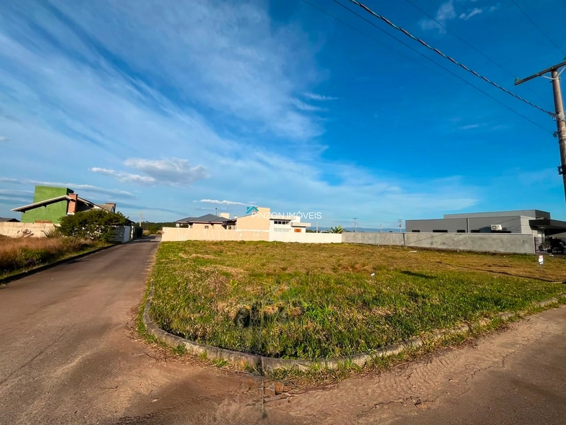 DOIS TERRENOS NO BAIRRO JARDIM RAIANTE.: 1ª foto da galeria de imagens do imóvel
