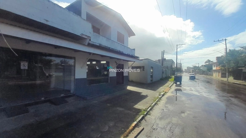 SOBRADO RESIDENCIAL E COMERCIAL EM LOCALIZAÇÃO ESTRATÉGICA NO LITORAL!: 3ª foto da galeria de imagens do imóvel