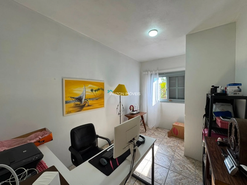 Belíssima casa em avenida: 22ª foto da galeria de imagens do imóvel