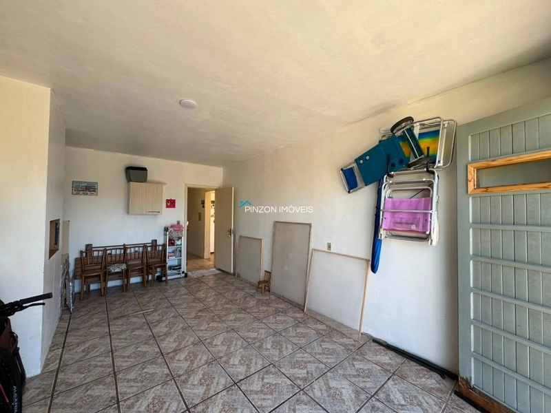 Belíssima casa em avenida: 9ª foto da galeria de imagens do imóvel