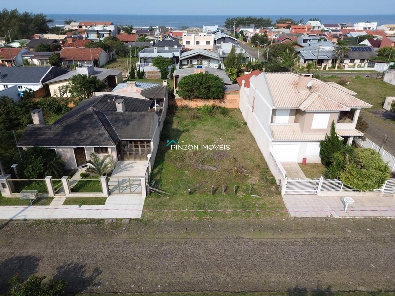 Terreno localizado a 200m da praia.: 1ª foto da galeria de imagens do imóvel