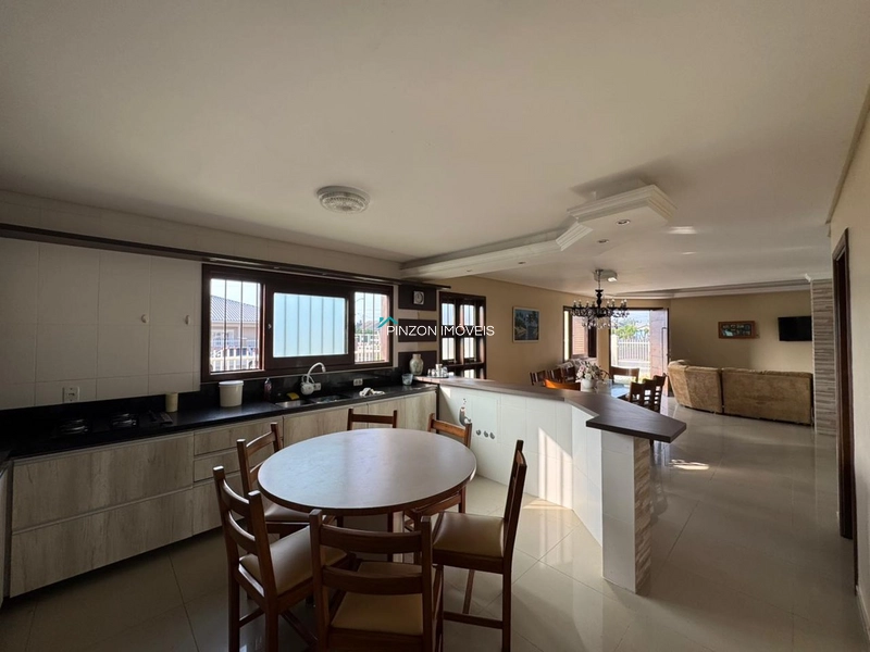 Sobrado a 200m da praia.: 8ª foto da galeria de imagens do imóvel