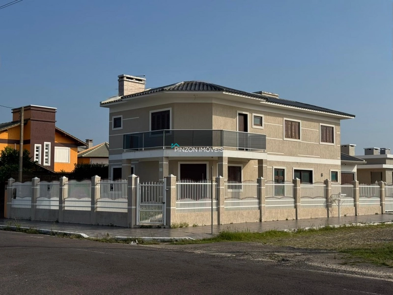 Sobrado a 200m da praia.: 3ª foto da galeria de imagens do imóvel