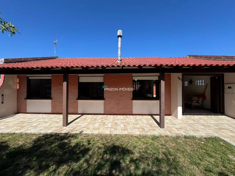 Propriedade a 150m da praia.: 2ª foto da galeria de imagens do imóvel