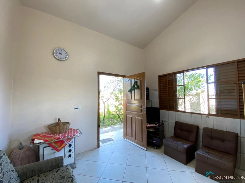 Casa na Av. Brasil em Mariápolis: 15ª foto da galeria de imagens do imóvel