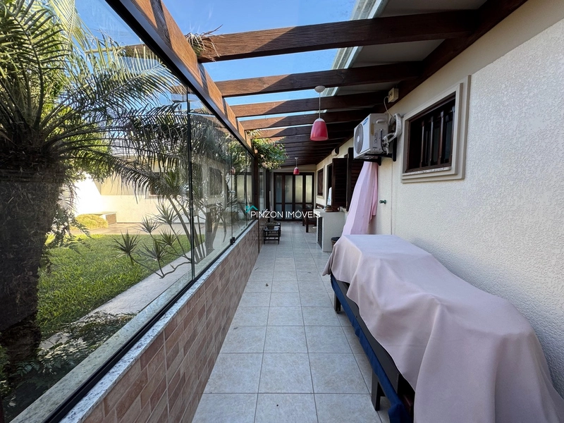 PROPRIEDADE COM 2 TERRENOS A UMA QUADRA DO MAR: 49ª foto da galeria de imagens do imóvel