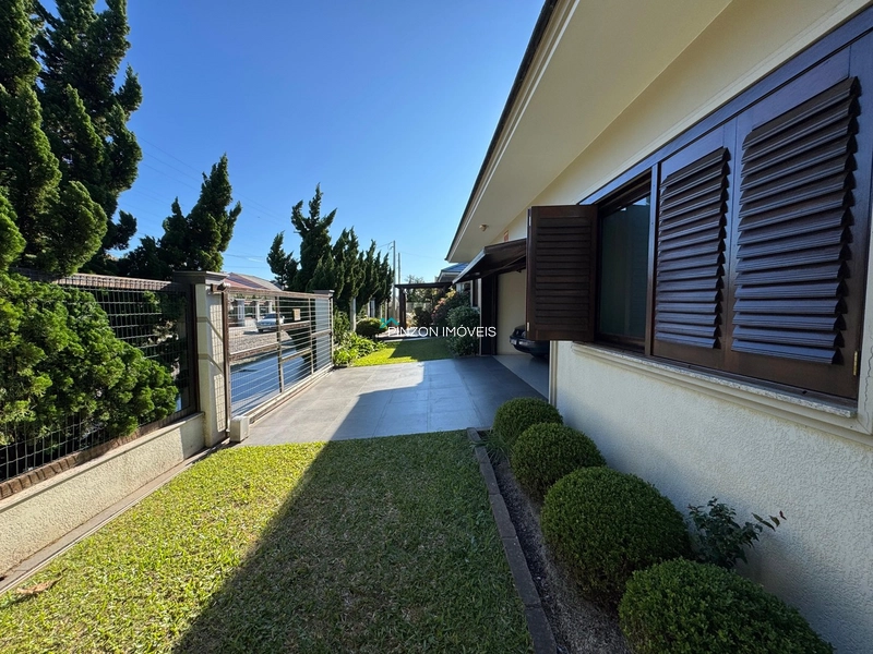 PROPRIEDADE COM 2 TERRENOS A UMA QUADRA DO MAR: 4ª foto da galeria de imagens do imóvel