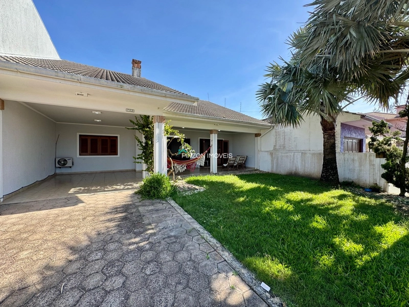 CASA A 150 METROS DA PRAIA: 2ª foto da galeria de imagens do imóvel