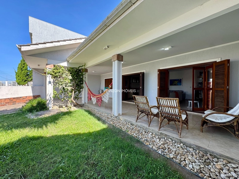 CASA A 150 METROS DA PRAIA: 3ª foto da galeria de imagens do imóvel