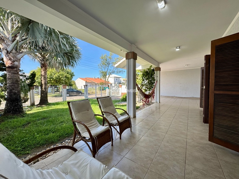 CASA A 150 METROS DA PRAIA: 4ª foto da galeria de imagens do imóvel