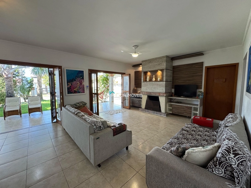 CASA A 150 METROS DA PRAIA: 12ª foto da galeria de imagens do imóvel