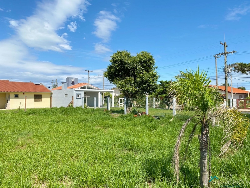 Terreno no centro de Atlântida Sul.: 4ª foto da galeria de imagens do imóvel