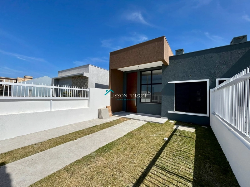 CASA A 450 METROS DA PRAIA.: 1ª foto da galeria de imagens do imóvel