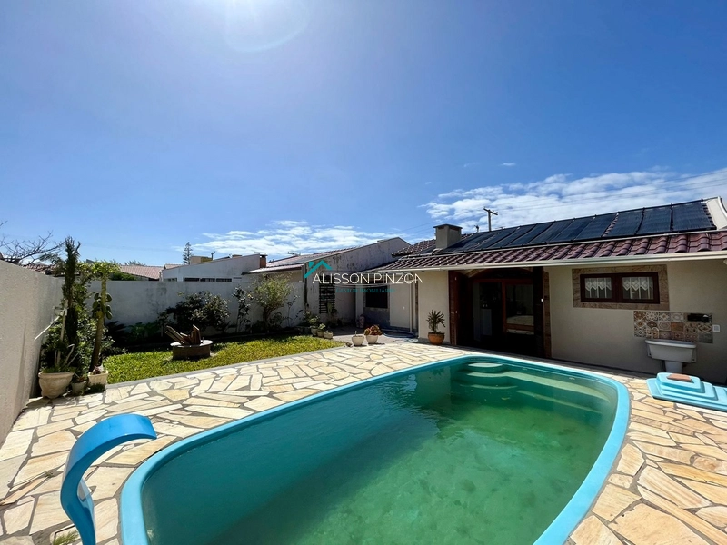 CASA COM PISCINA: 16ª foto da galeria de imagens do imóvel