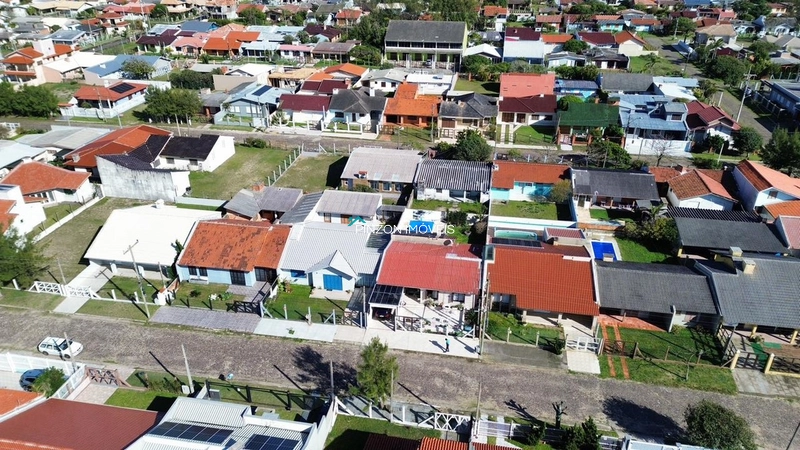 CASA COM PISCINA: 7ª foto da galeria de imagens do imóvel