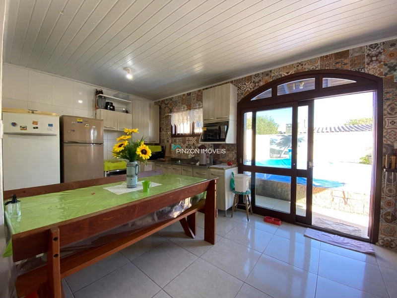 CASA COM PISCINA: 12ª foto da galeria de imagens do imóvel