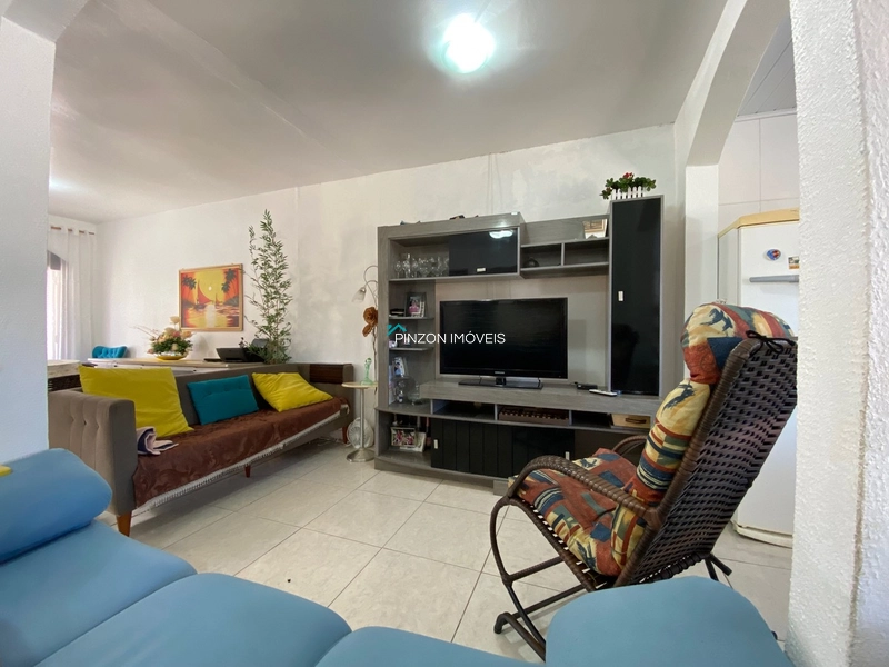 CASA COM PISCINA: 10ª foto da galeria de imagens do imóvel