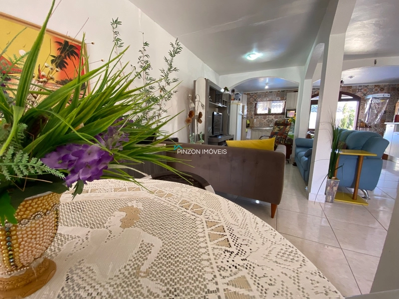 CASA COM PISCINA: 4ª foto da galeria de imagens do imóvel
