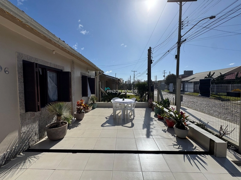 CASA COM PISCINA: 3ª foto da galeria de imagens do imóvel