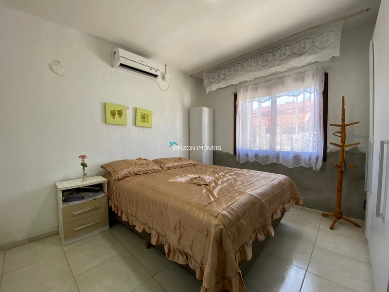 CASA COM PISCINA: 24ª foto da galeria de imagens do imóvel
