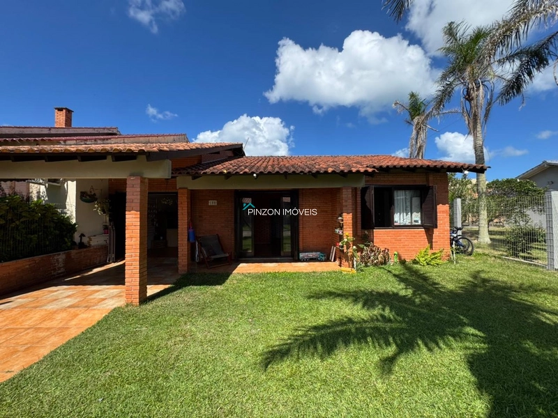 CASA A 350M DA PRAIA EM ATLÂNTIDA SUL: 3ª foto da galeria de imagens do imóvel