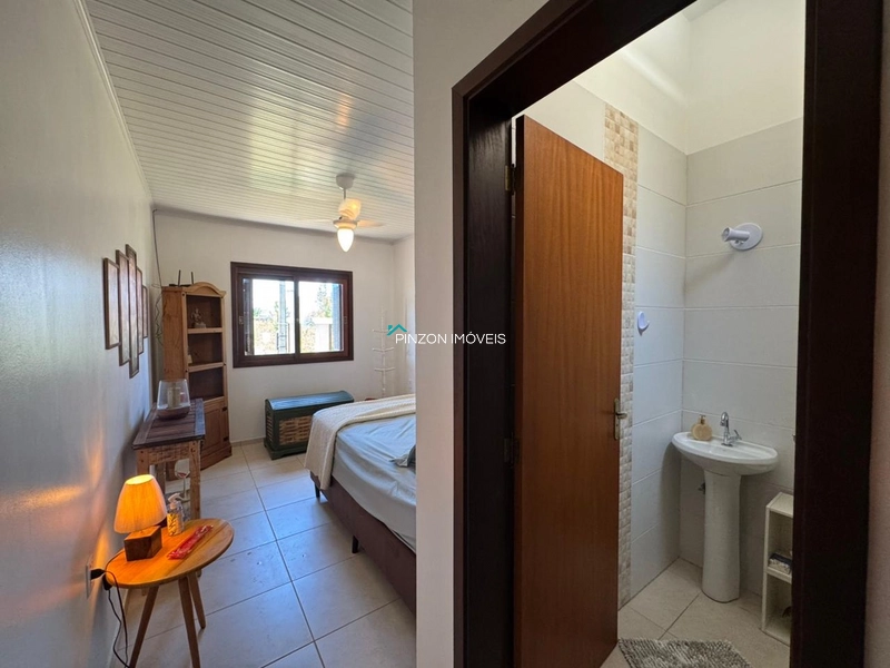 CASA GEMINADA EM ATLÂNTIDA SUL: 6ª foto da galeria de imagens do imóvel