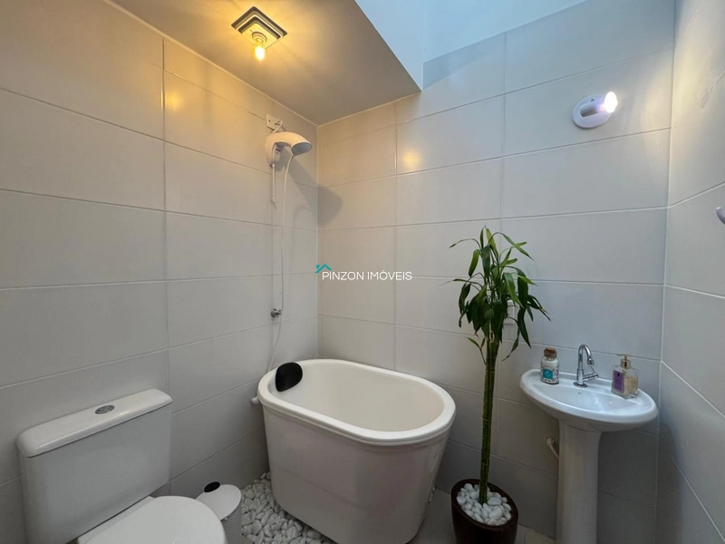 CASA GEMINADA EM ATLÂNTIDA SUL: 9ª foto da galeria de imagens do imóvel