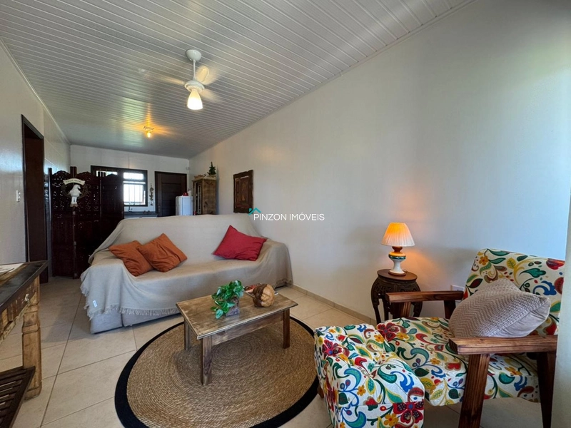 CASA GEMINADA EM ATLÂNTIDA SUL: 16ª foto da galeria de imagens do imóvel