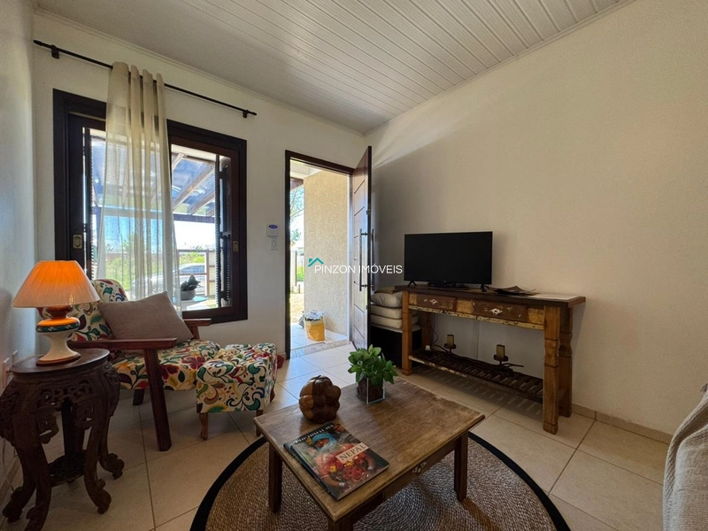 CASA GEMINADA EM ATLÂNTIDA SUL: 14ª foto da galeria de imagens do imóvel