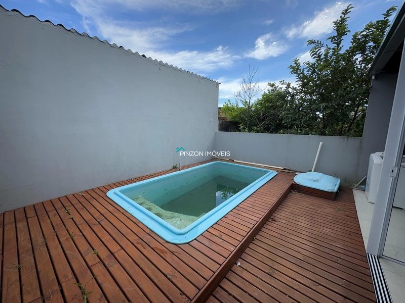 CASA COM PISCINA EM ATLÂNTIDA SUL: 4ª foto da galeria de imagens do imóvel