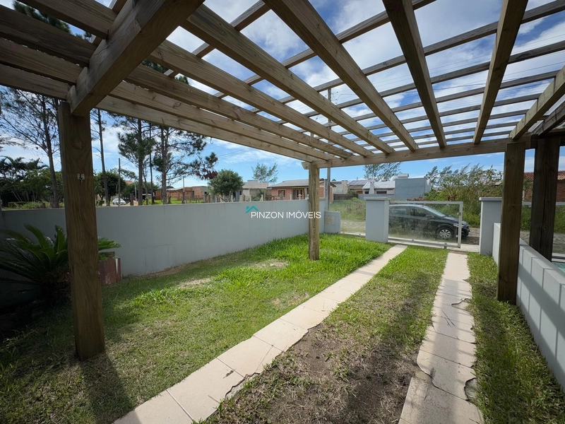 CASA COM PISCINA EM ATLÂNTIDA SUL: 3ª foto da galeria de imagens do imóvel
