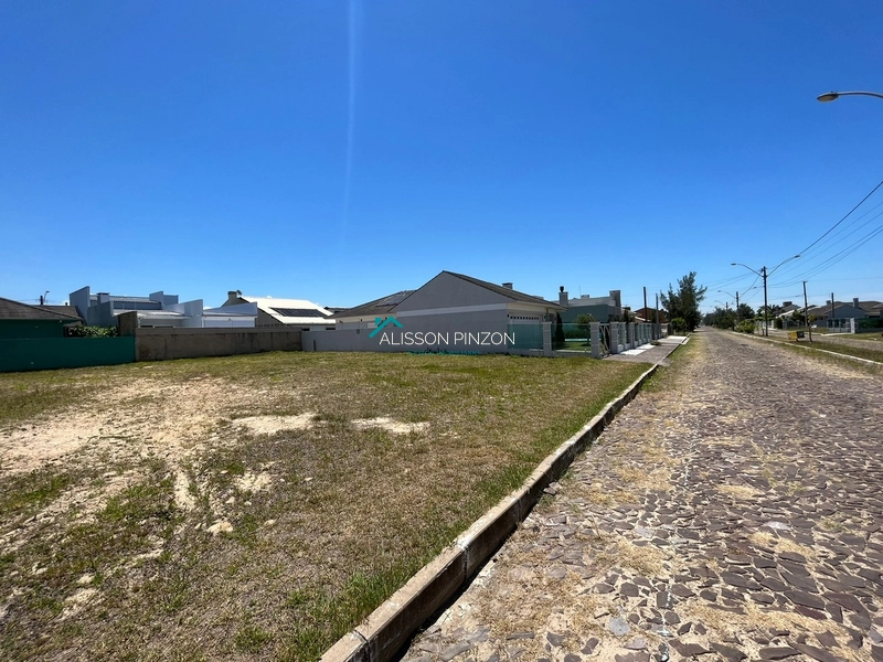 Terreno a 200m da praia.: 3ª foto da galeria de imagens do imóvel