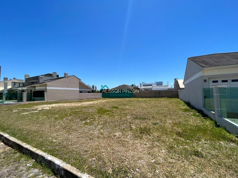 Terreno a 200m da praia.: 1ª foto da galeria de imagens do imóvel