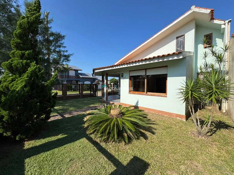 CASA A 100M DA PRAIA