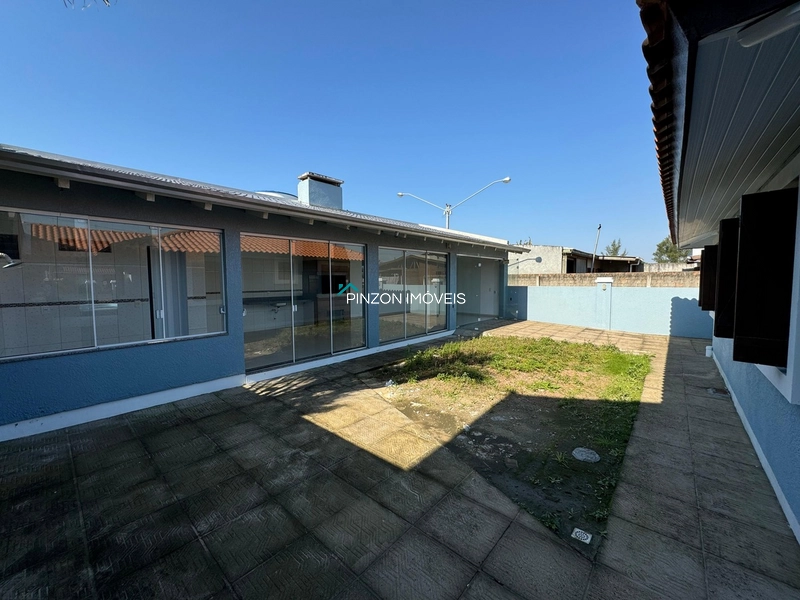 CASA COM PISCINA EM XANGRI-LÁ: 10ª foto da galeria de imagens do imóvel