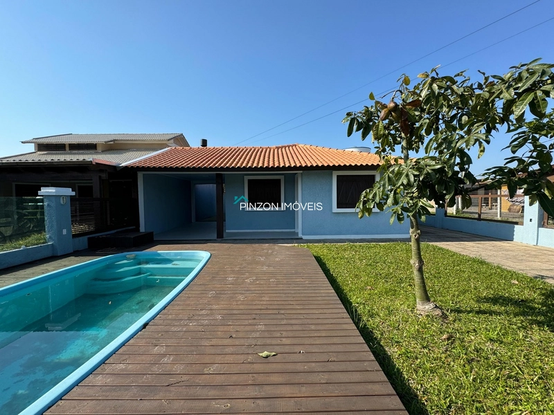 CASA COM PISCINA EM XANGRI-LÁ: 3ª foto da galeria de imagens do imóvel