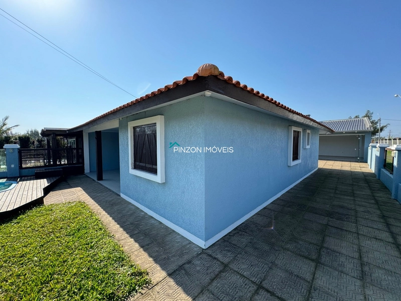 CASA COM PISCINA EM XANGRI-LÁ: 6ª foto da galeria de imagens do imóvel