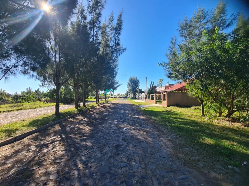 Terreno na Avenida Paraguassu em Atlântida Sul: 4ª foto da galeria de imagens do imóvel