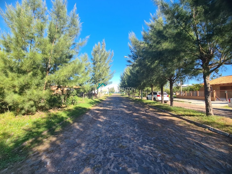 Terreno na Avenida Paraguassu em Atlântida Sul: 3ª foto da galeria de imagens do imóvel