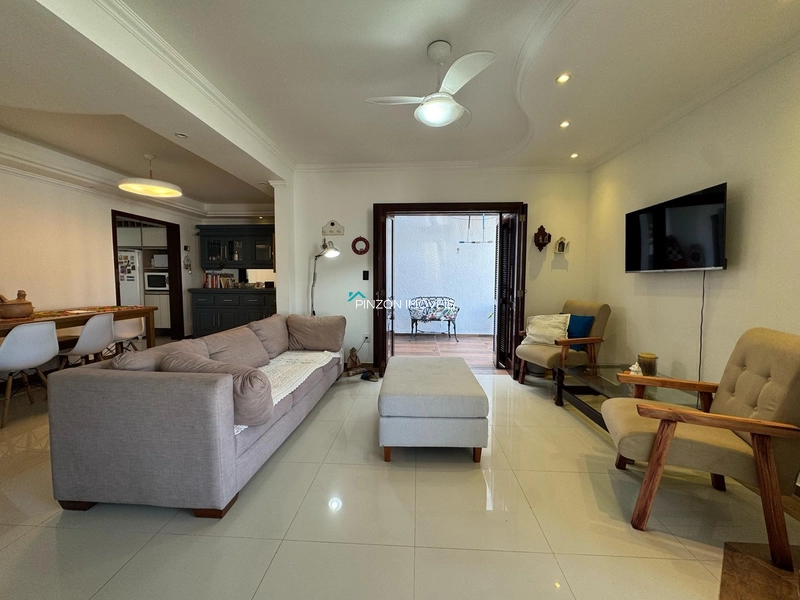 CASA COM PISCINA PRÓXIMA DA PRAIA: 9ª foto da galeria de imagens do imóvel