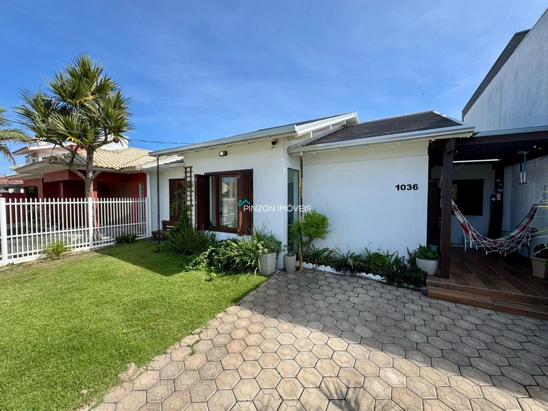 CASA COM PISCINA PRÓXIMA DA PRAIA: 3ª foto da galeria de imagens do imóvel