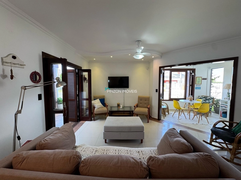 CASA COM PISCINA PRÓXIMA DA PRAIA: 7ª foto da galeria de imagens do imóvel