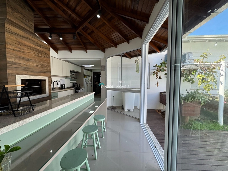 CASA COM PISCINA PRÓXIMA DA PRAIA: 20ª foto da galeria de imagens do imóvel