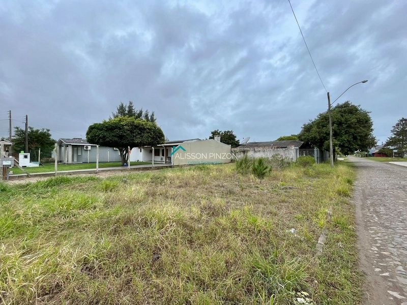 Excelente terreno de esquina em Atlântida Sul.: 1ª foto da galeria de imagens do imóvel
