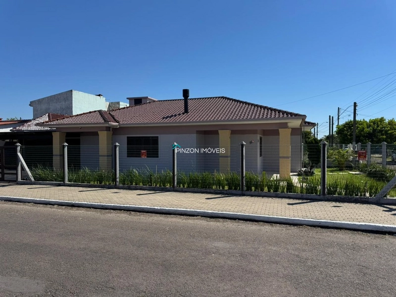 Casa a 350m da praia.: 2ª foto da galeria de imagens do imóvel